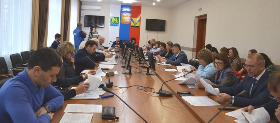 Обновленный Совет депутатов Искитимского района провел очередную сессию