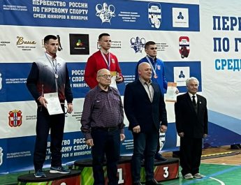 В Омске прошло Первенство России по гиревому спорту среди юниоров